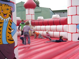 Skákací hrad - atrakce pro děti 
