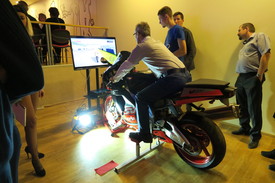 simulátor motorka k pronájmu